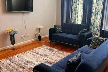 Turistihuoneistot Springview Homes 12mins From Ewr & 3 Mins From University Hospital