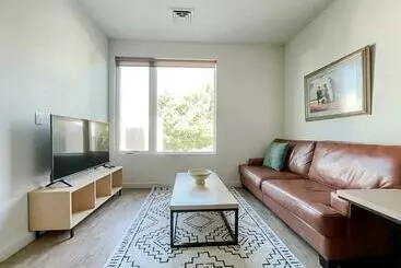 ツーリストアパートメント Sleepover 1bd 1ba Downtown Bowling Green Apartments