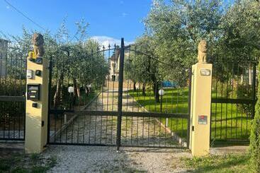 דירות לתיירים Casa Tre Fontane