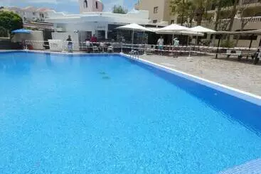 Vakantie-appartementen Sweet White Studio In Arona