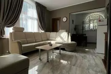 Turistihuoneistot Casa Mugur