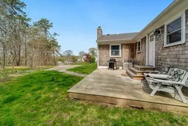 Turistihuoneistot Studio With Deck By Leavetown Vacations