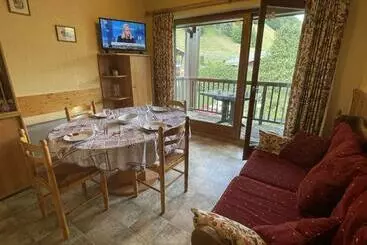 Apartamenty turystyczne Appartement Lumineux Avec Mezzanine à Praz Sur Arly, Parking, à 400m Du Lac   4 Pers.   Fr 1 603 64