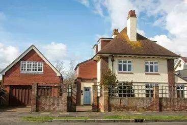 ツーリストアパートメント Large Family Home, Great Facilities, Near Frinton Beach