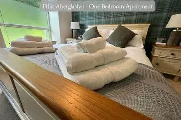 Turistihuoneistot Llew Accommodation   The Townhouse