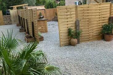 דירות לתיירים Chez Titia