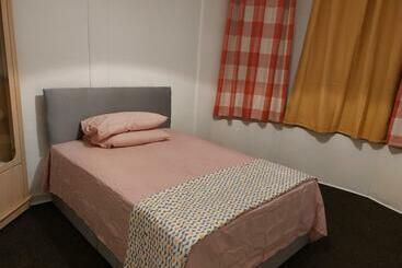 Ferienwohnungen Private Room Near By Glasgow Airport