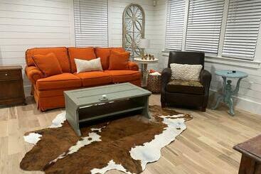 Turista apartmanok Walk To Bay Street And Historic Downtown Beaufort! Close To Parris Island Mcrd!!