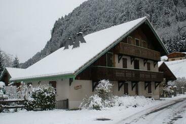 游客公寓 Spacious Ski Chalet In Traditional French Village, Sleeps 8, Four Star With Fibre Broadband