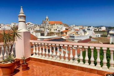 Жильё для туристов Holidayhouse In Lagos   Stylish House In Lagos Old Town