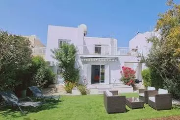 Appartements touristiques Stay Garden House