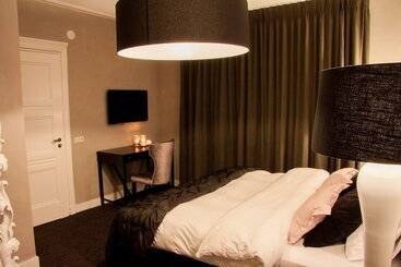 فندق Huis Van Bewaring