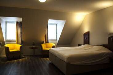 Отель Moeke Mooren