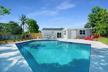 ツーリストアパートメント West Palm Beach Pool Home With Game Room