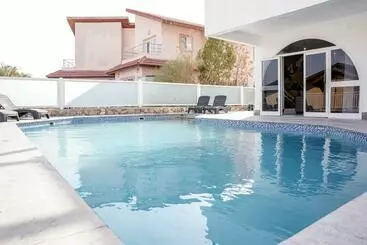 آپارتمان‌های توریست‌ها Yalarent Ivy Villa With Private Pool