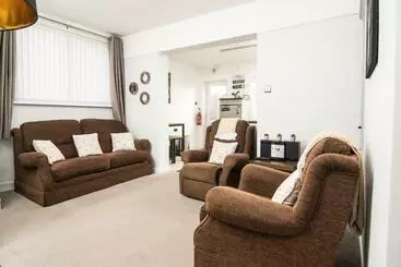 ツーリストアパートメント Joivy Family House With Courtyard In Hoylake
