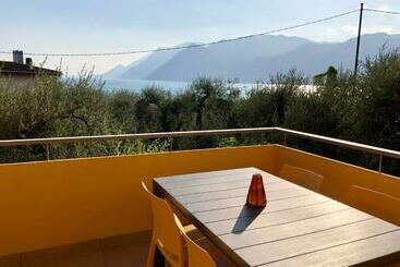 Apartamenty turystyczne Lake View Sottodossi Apartment