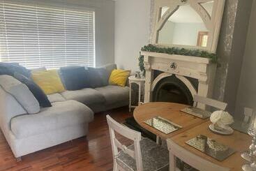 شقق خاصة سياحية Timmy’s In Toome