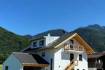 Turistihuoneistot Ferienwohnung Bergblick Loft
