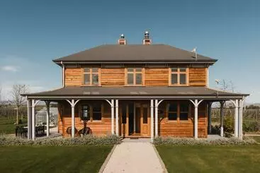 ツーリストアパートメント Misty Cove Homestead