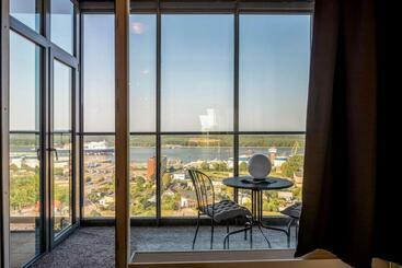 آپارتمان‌های توریست‌ها 2 Bedroom Apartment With Amazing City And Sea View