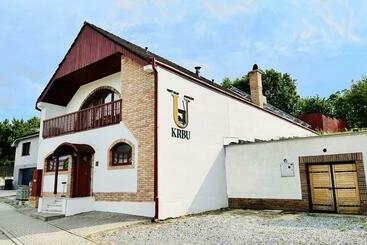 Apartamente turistice Apartmány U Krbu