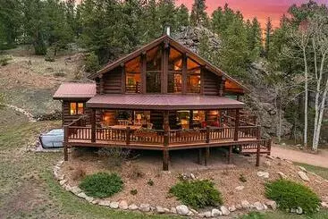 Turistihuoneistot Classic Log Cabin Near Rocky Mountain National Park And Near Skiing