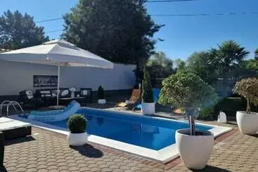 آپارتمان‌های توریست‌ها Apartman Avlija