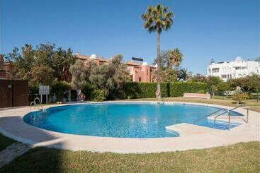 Turistihuoneistot Bougainvillea Beachside Apartment, Marbella