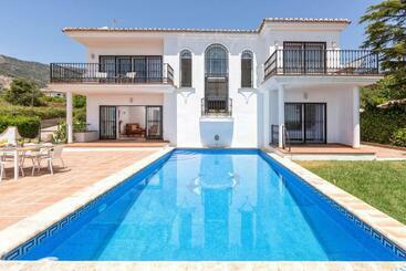 Turistihuoneistot Casa Blanca   Family Home With Private Pool In Mijas