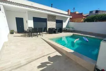 ツーリストアパートメント Villamolinos, Villa Con Piscina Privada