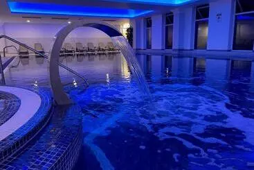 Greenwoods Hotel & Spa