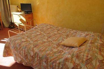 Отель Hôtel L'adrech De Lagas