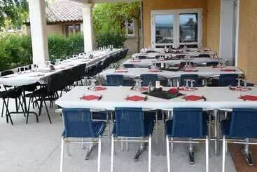 فندق Domaine Des Garrigues