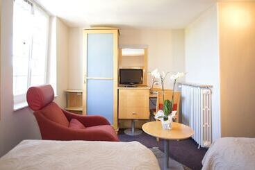 호텔 Hôtel Restaurant Le Plaisance