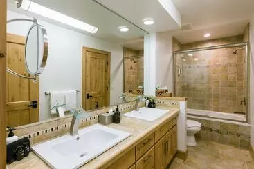 Turistihuoneistot Coyote Moon By Avantstay Cabin Wsauna Mins From Dt Truckee & Northstar