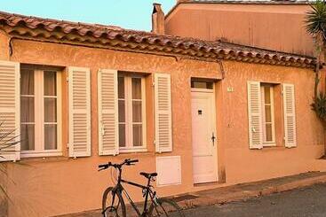 ツーリストアパートメント La Maison Et Son Adorable Jardin Clos