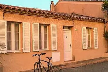 ツーリストアパートメント La Maison Et Son Adorable Jardin Clos