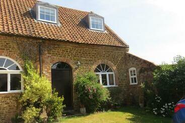 ツーリストアパートメント The Smithy