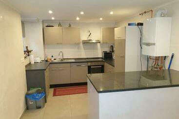 ツーリストアパートメント Sehr Grosse 5 Zimmer Wohnung Mit Garten Und Terasse