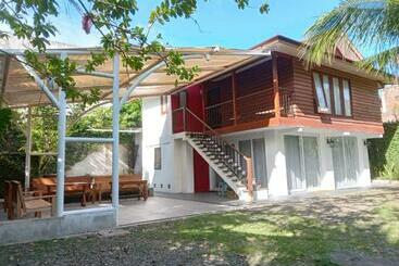 דירות לתיירים Banda Aceh Batoh Homestay   Private   Fits Up To 8 Persons