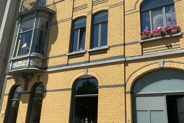 游客公寓 Freetimeflat Mies & Fien