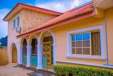 Bbd Hotel And Suites