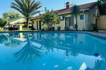 Panzió Birdville Bnb Guest House