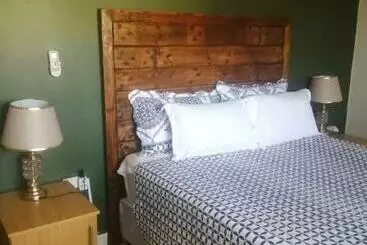 Panzió Birdville Bnb Guest House
