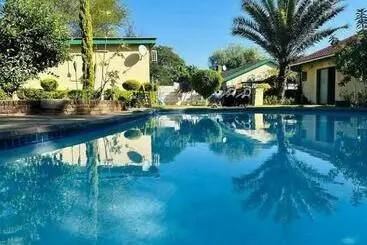 Panzió Birdville Bnb Guest House