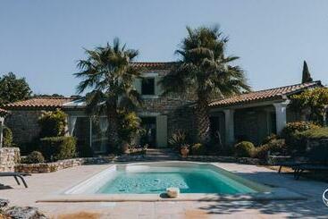 Жильё для туристов Villa De Charme