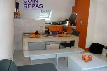 Appartements touristiques Appartement Clair Et Moderne Au Calme