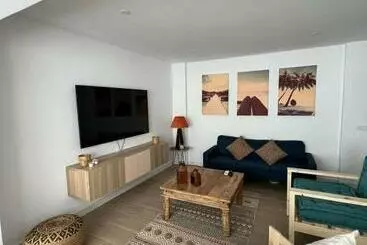 آپارتمان‌های توریست‌ها Apartamentos Buganvilla Roquetas De Mar