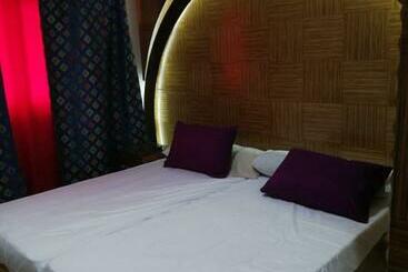 ツーリストアパートメント Downtown Marina